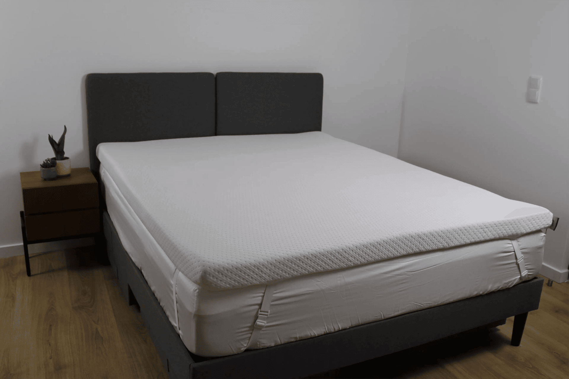 Der Forever Topper auf dem Bett